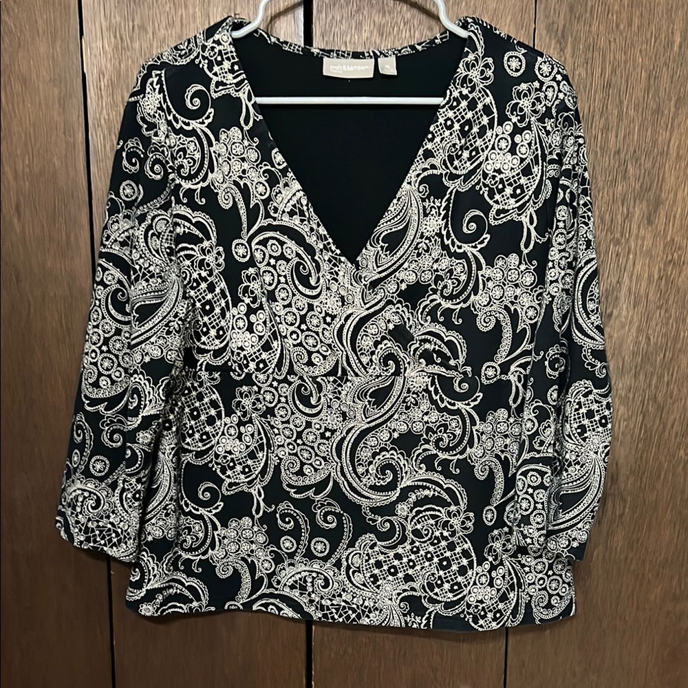 Croft & Barrow Black and White Graphic Blouse